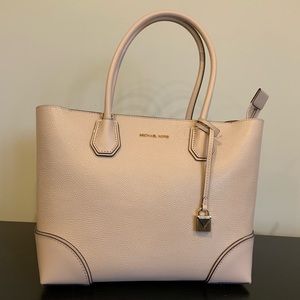 Michael kors mercer gallery purse Nwt!